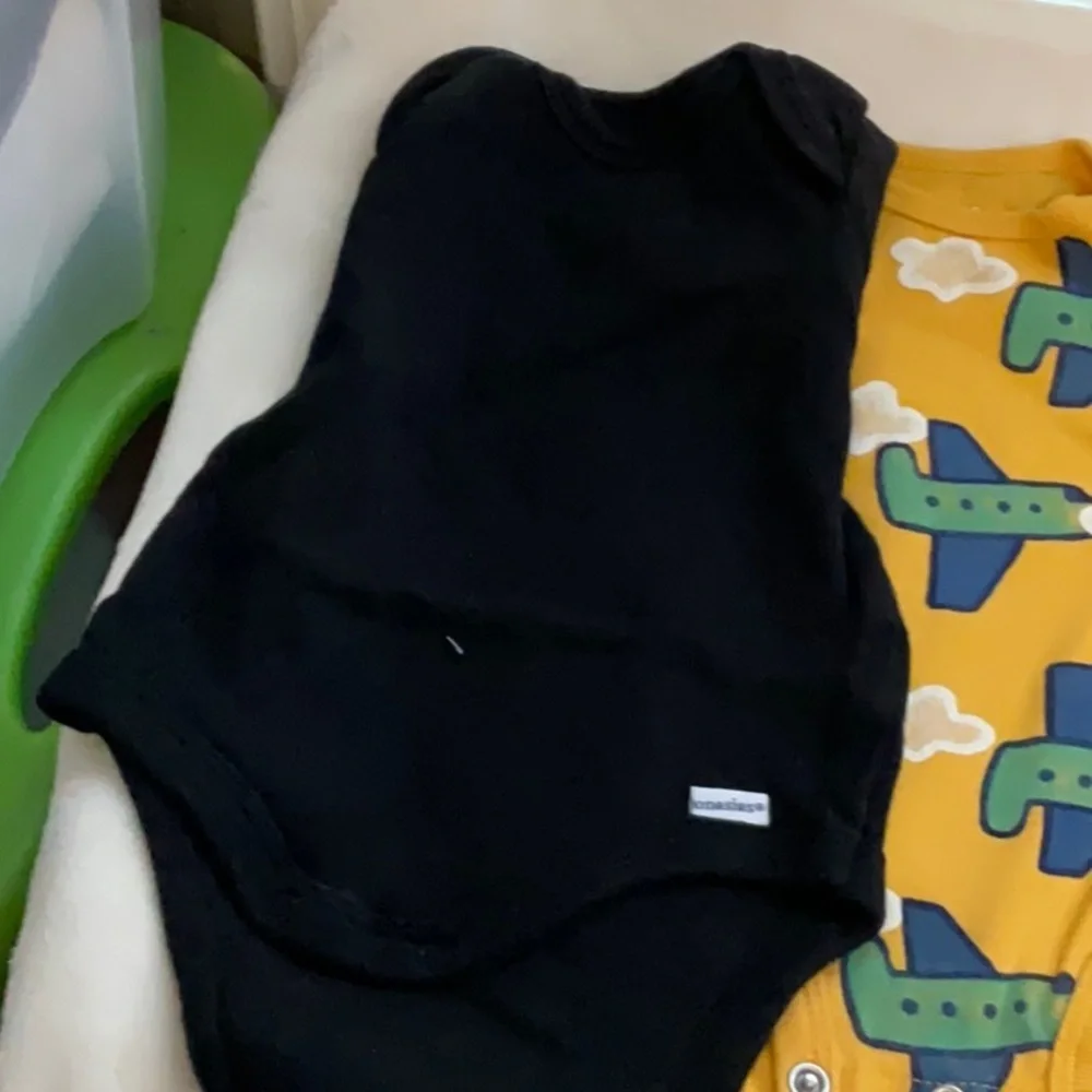 Assorted Color Kids Bodysuits Set - Picture 2 of 6